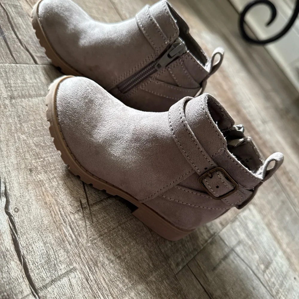 Toddler Girls Old‎ Navy Faux Suede Ankle Boots | Size 7 Zip & Buckle